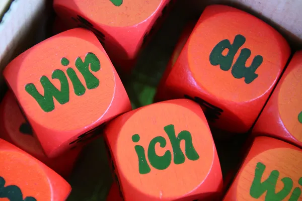 Quelle: 4330_du_ich_wir_by_peter_weidemann_pfarrbriefservice(1).jpg, pfarrbriefservice Gemeinschaft